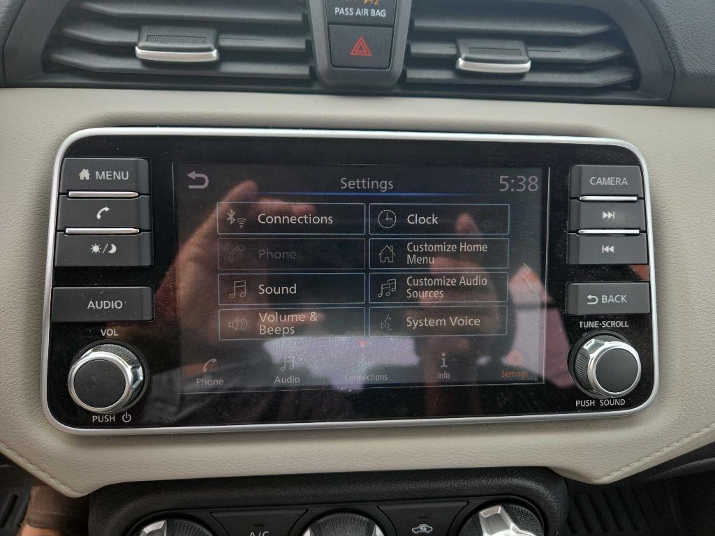 Nissan Versa  2022