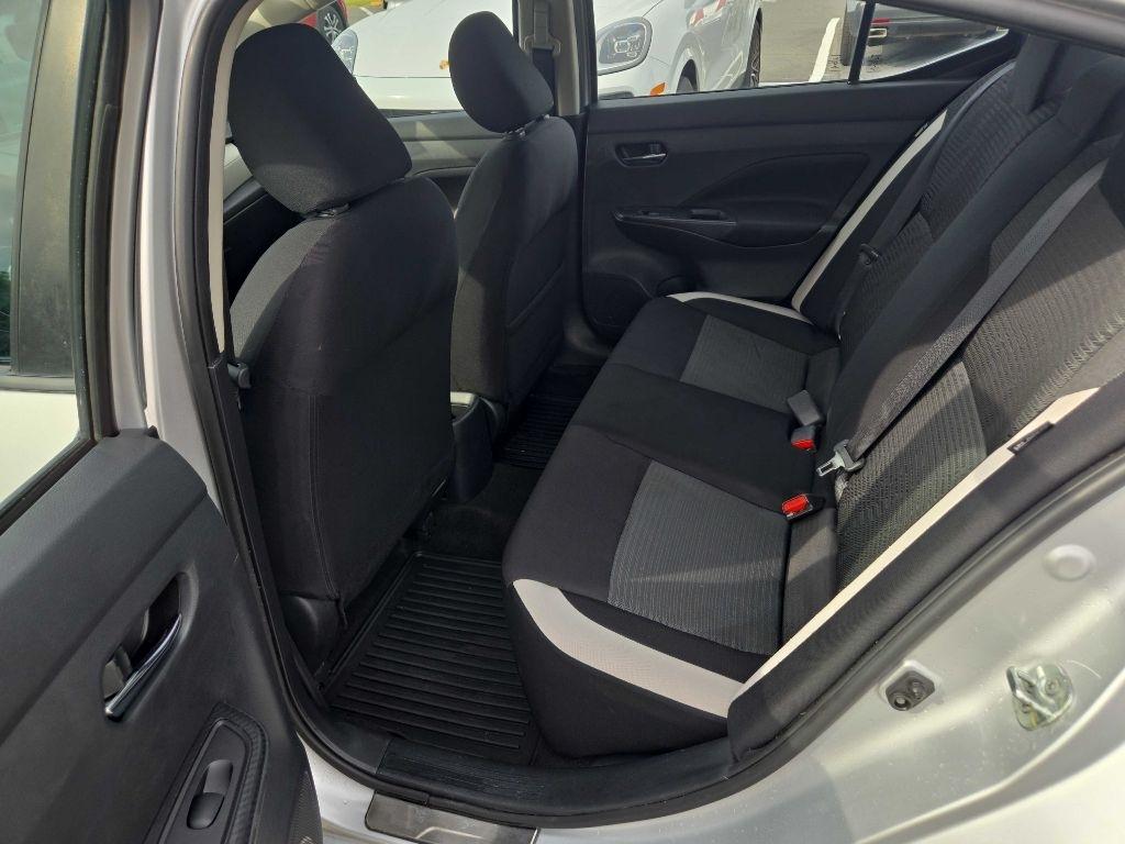 Nissan Versa  2022