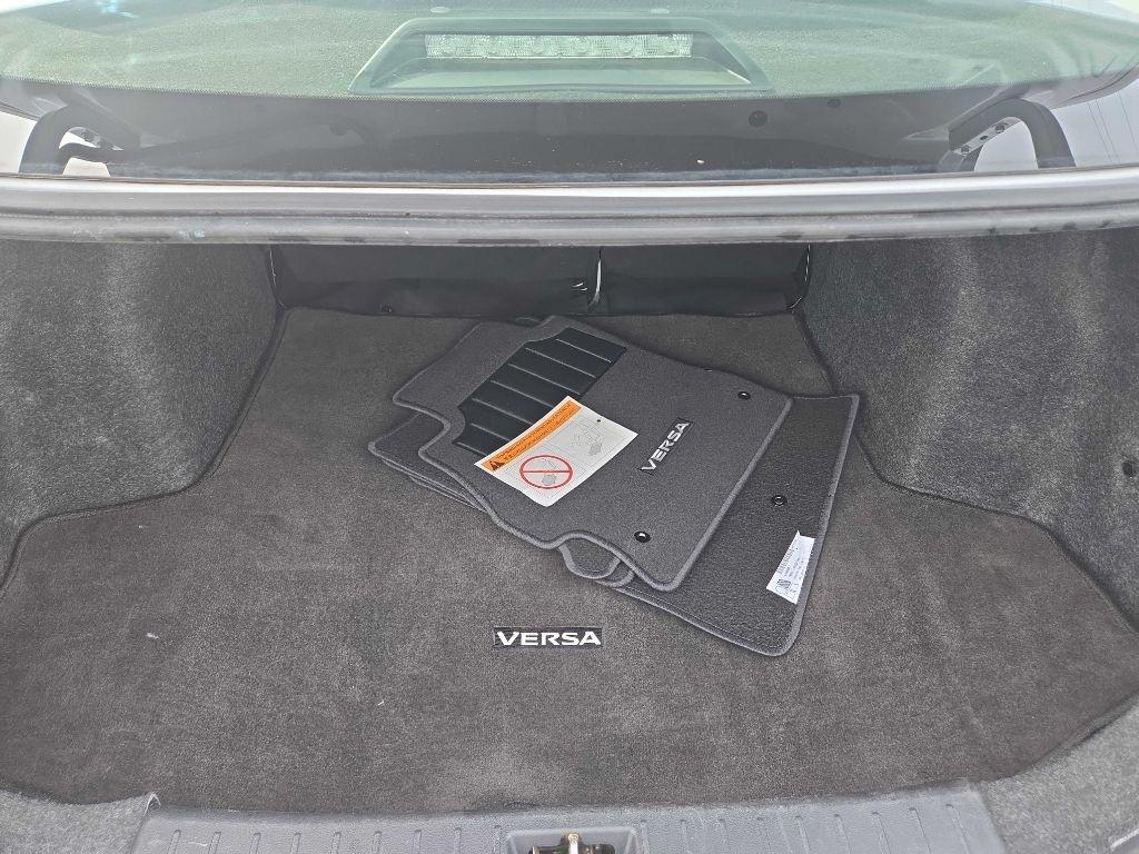 Nissan Versa  2022