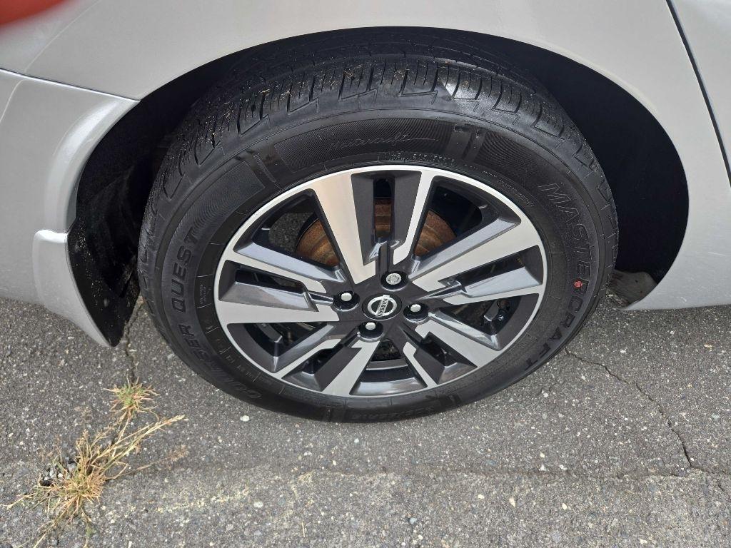 Nissan Versa  2022