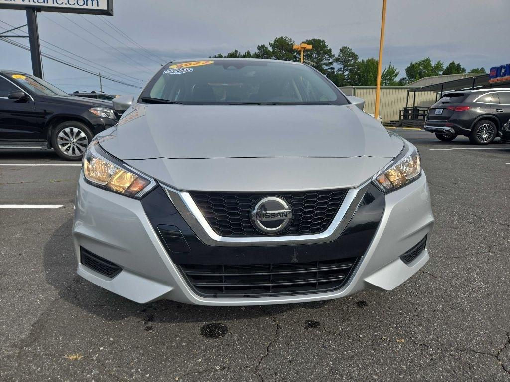 Nissan Versa  2022