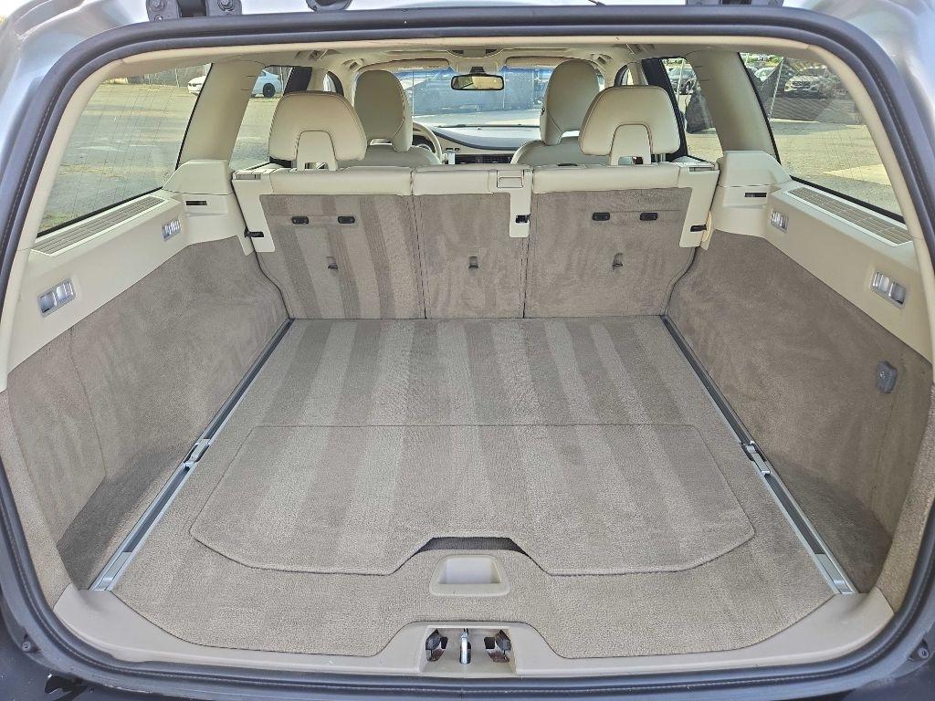 Volvo XC70  2011