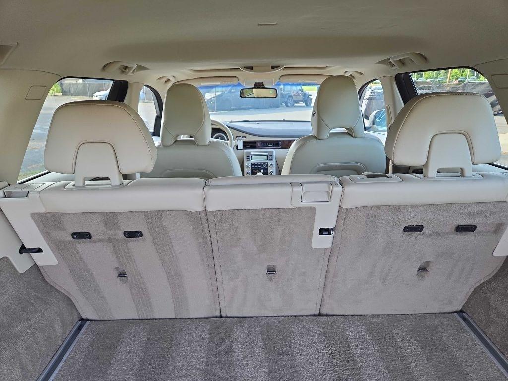 Volvo XC70  2011
