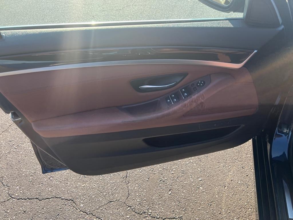 BMW 5-Series  2016