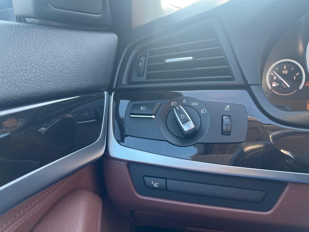 BMW 5-Series  2016