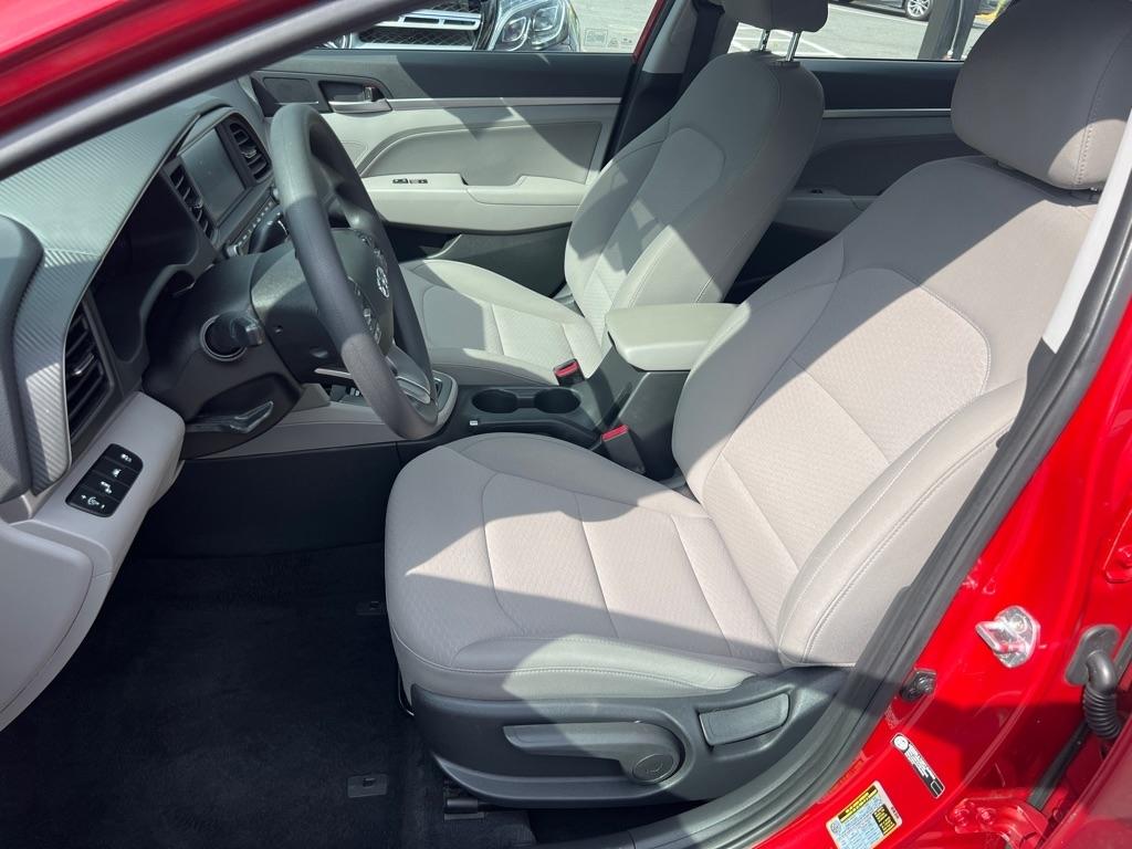 Hyundai Elantra  2020