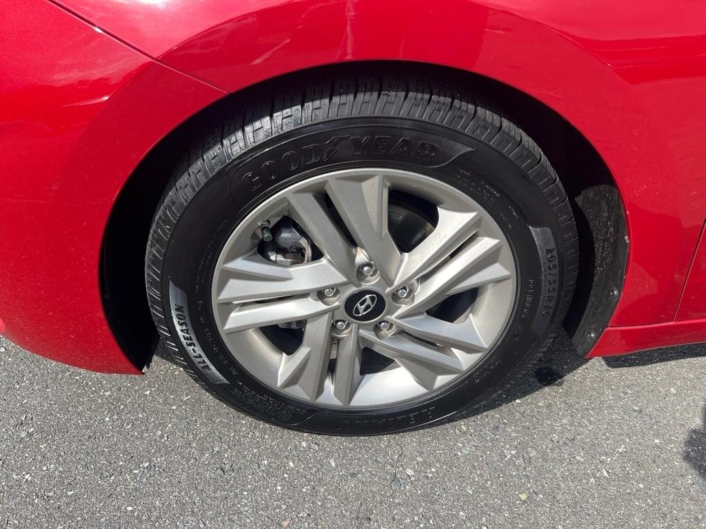 Hyundai Elantra  2020