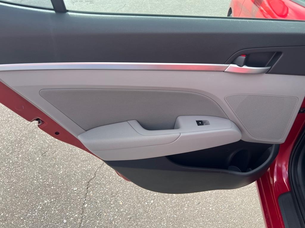 Hyundai Elantra  2020