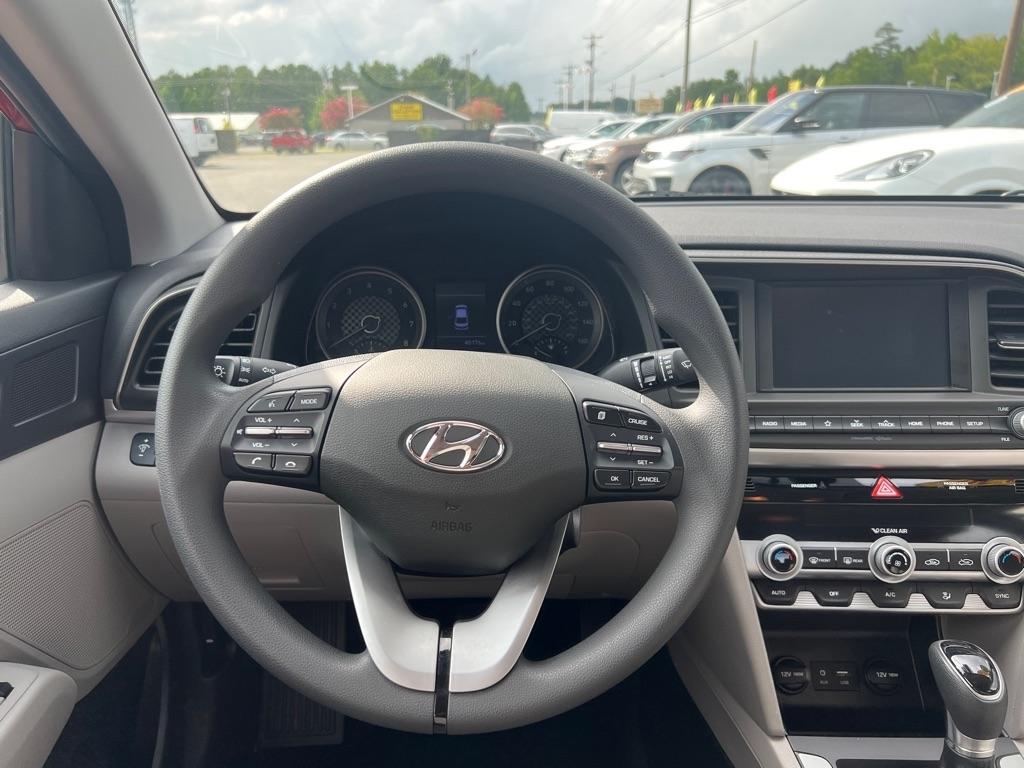 Hyundai Elantra  2020