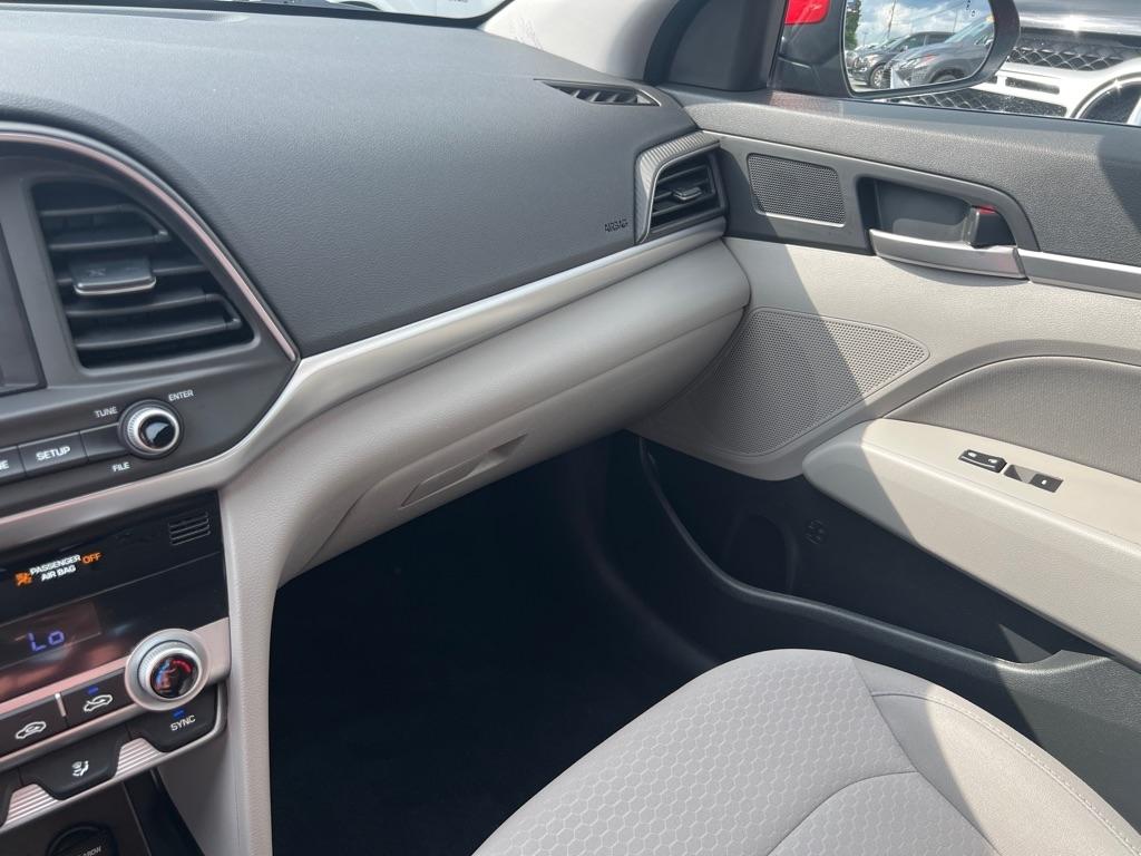 Hyundai Elantra  2020