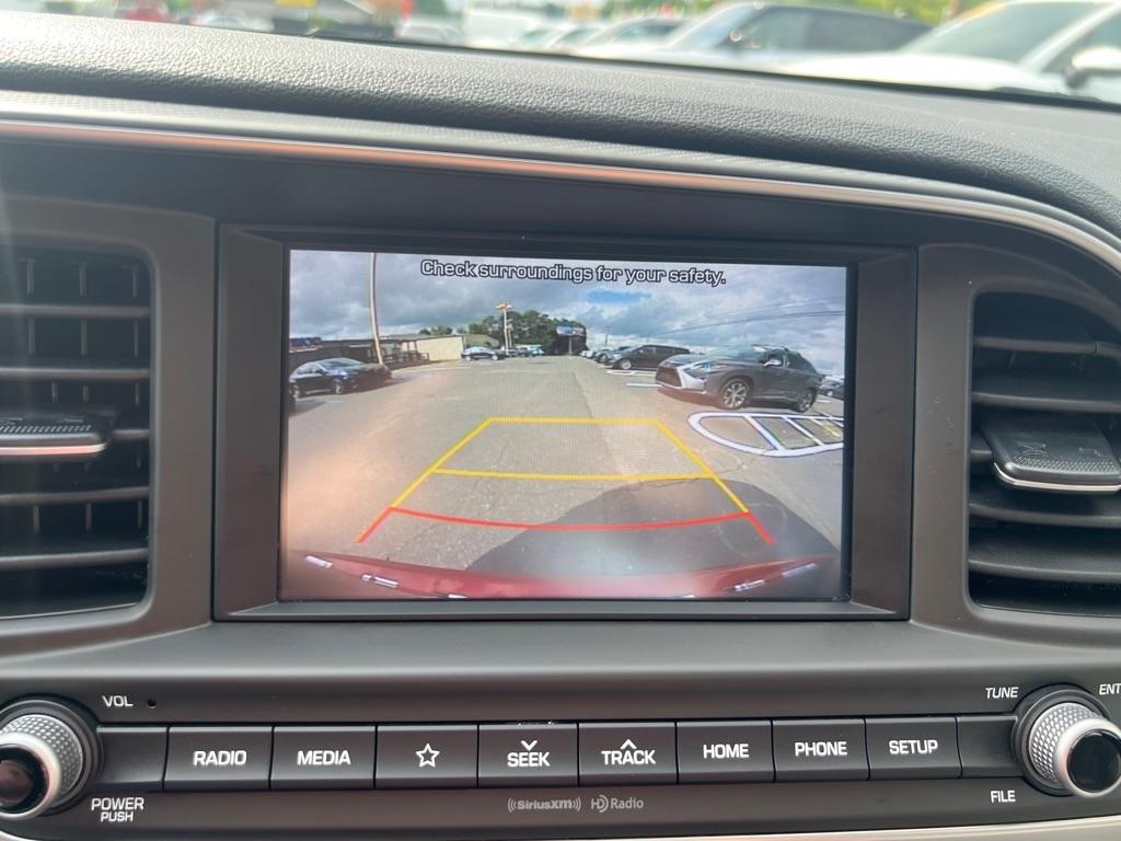 Hyundai Elantra  2020