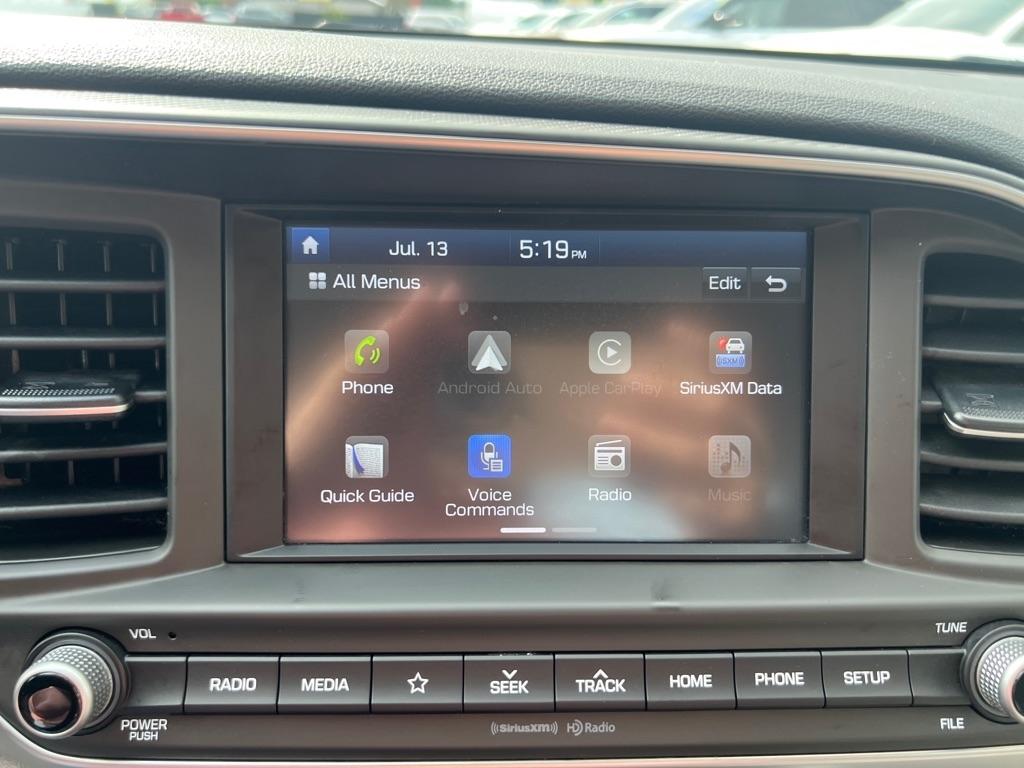 Hyundai Elantra  2020