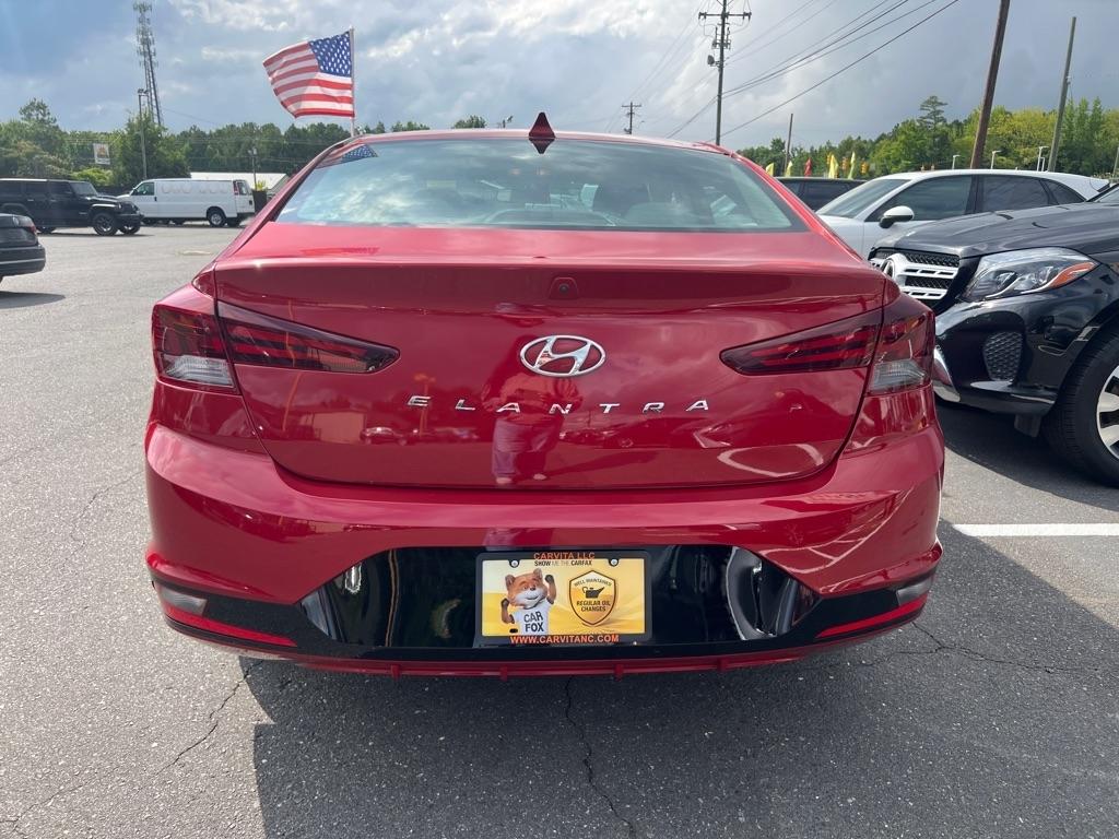 Hyundai Elantra  2020
