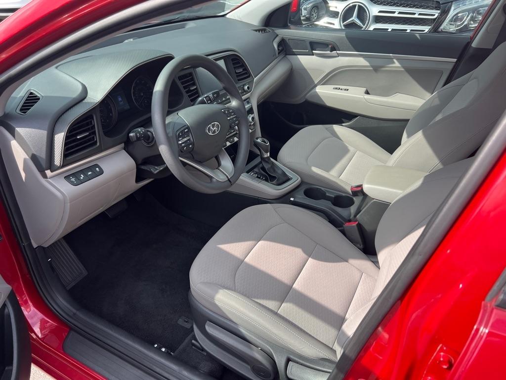 Hyundai Elantra  2020