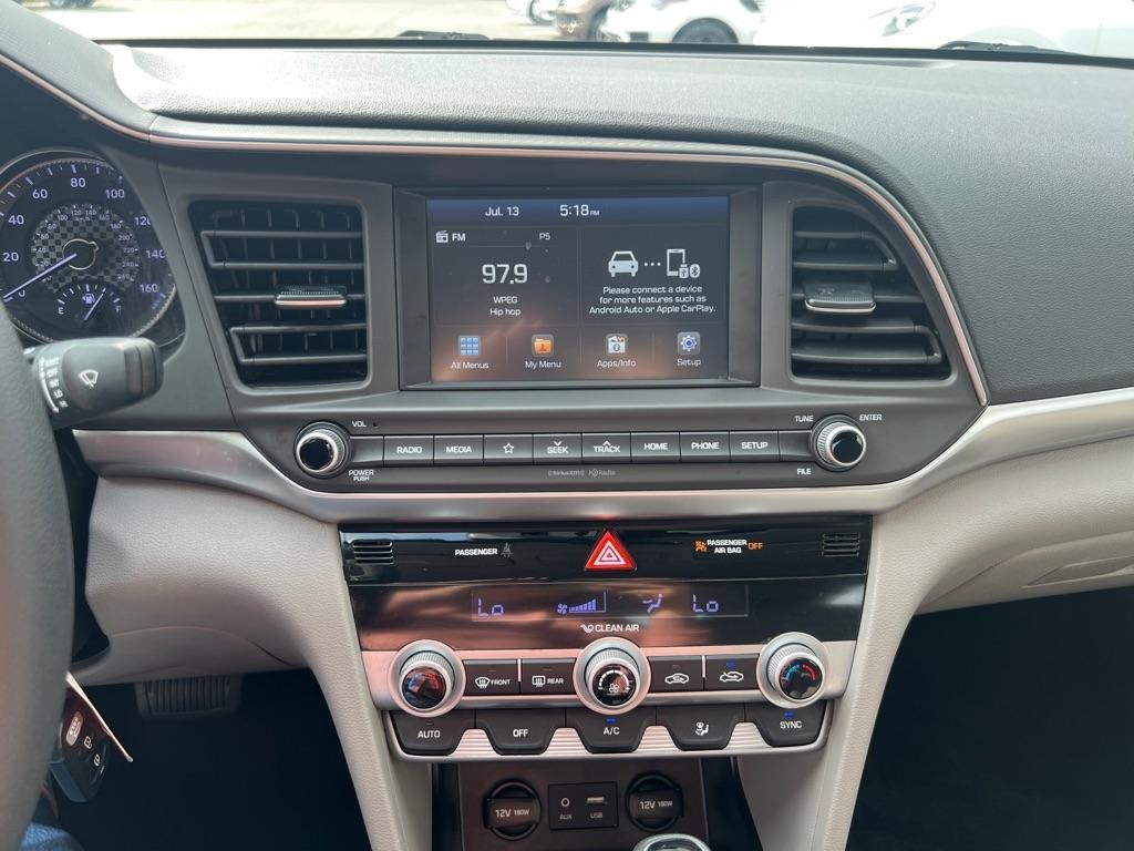 Hyundai Elantra  2020