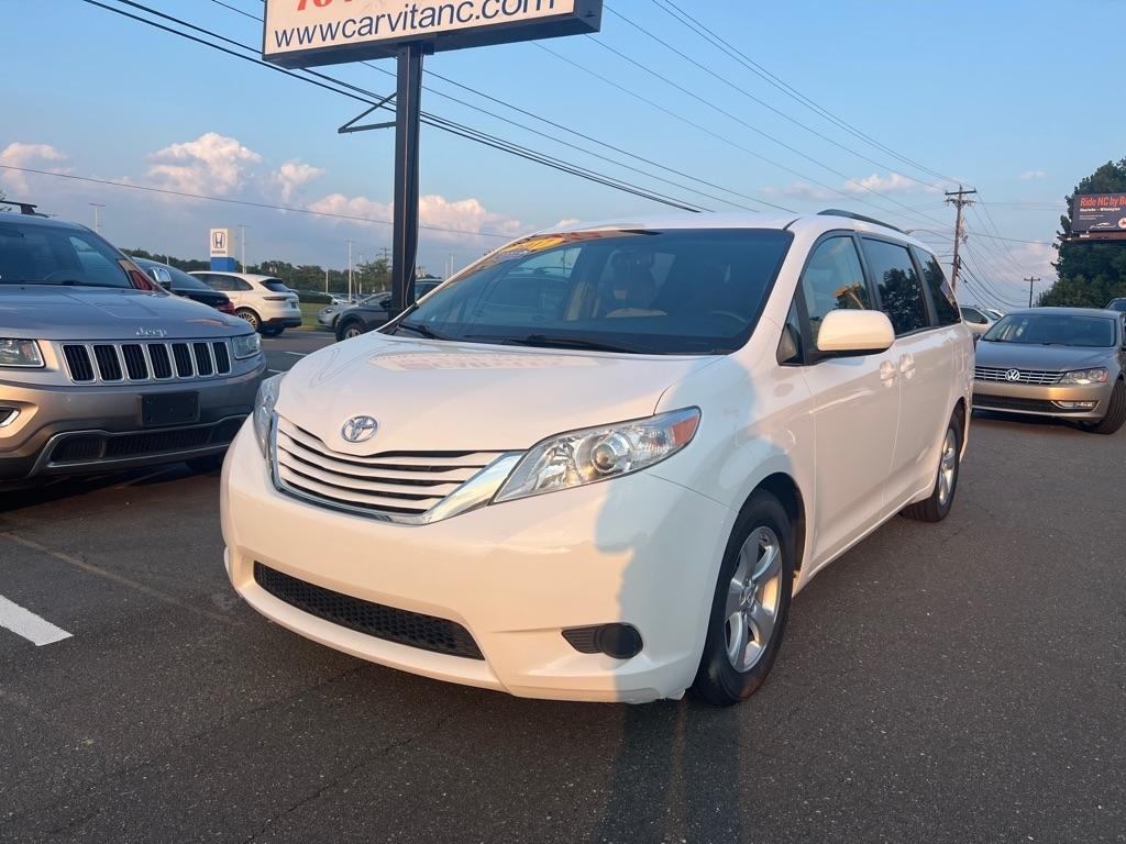 Toyota Sienna  2017