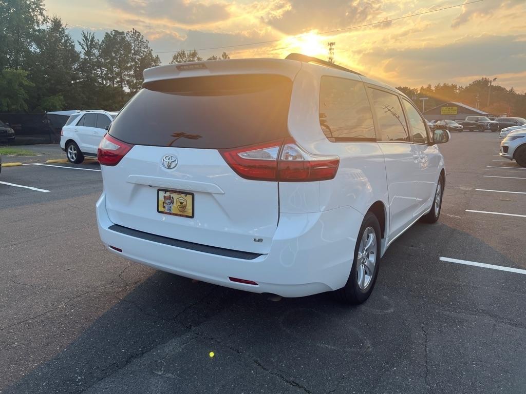 Toyota Sienna  2017