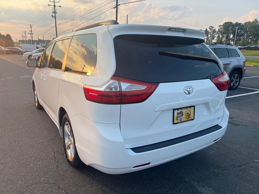 Toyota Sienna  2017
