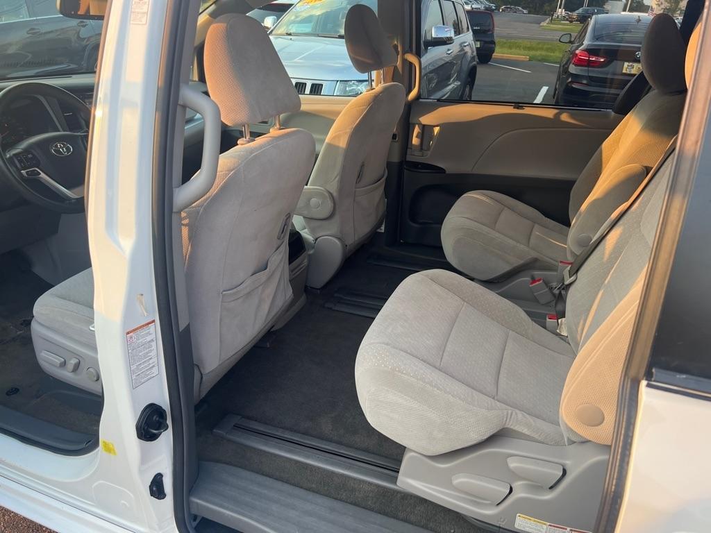 Toyota Sienna  2017