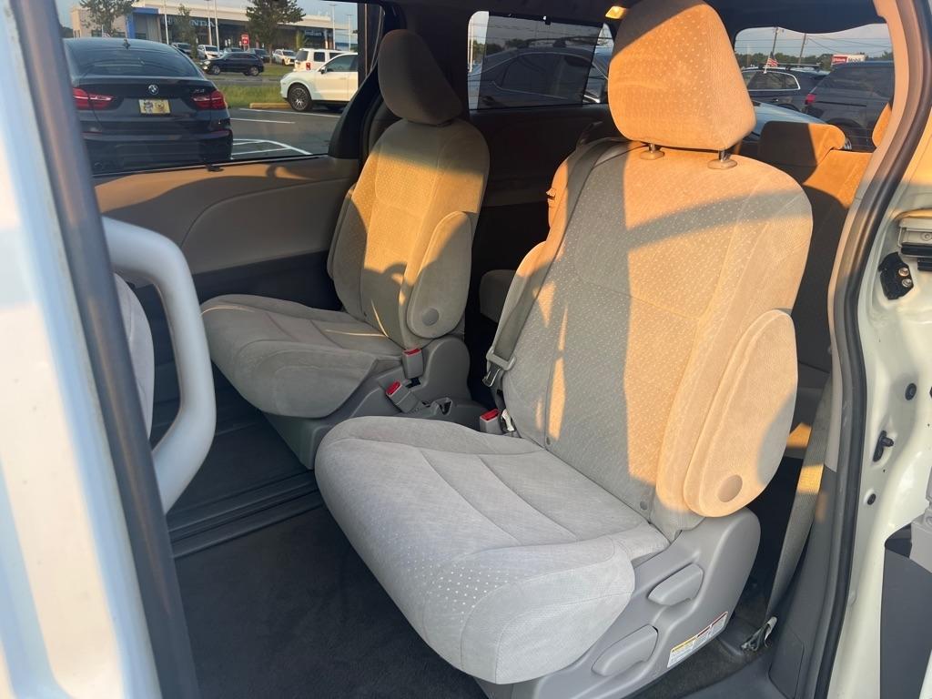 Toyota Sienna  2017
