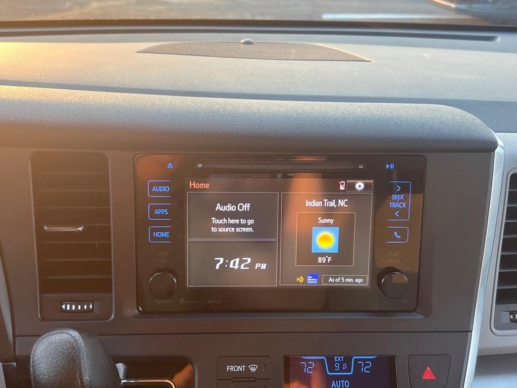Toyota Sienna  2017
