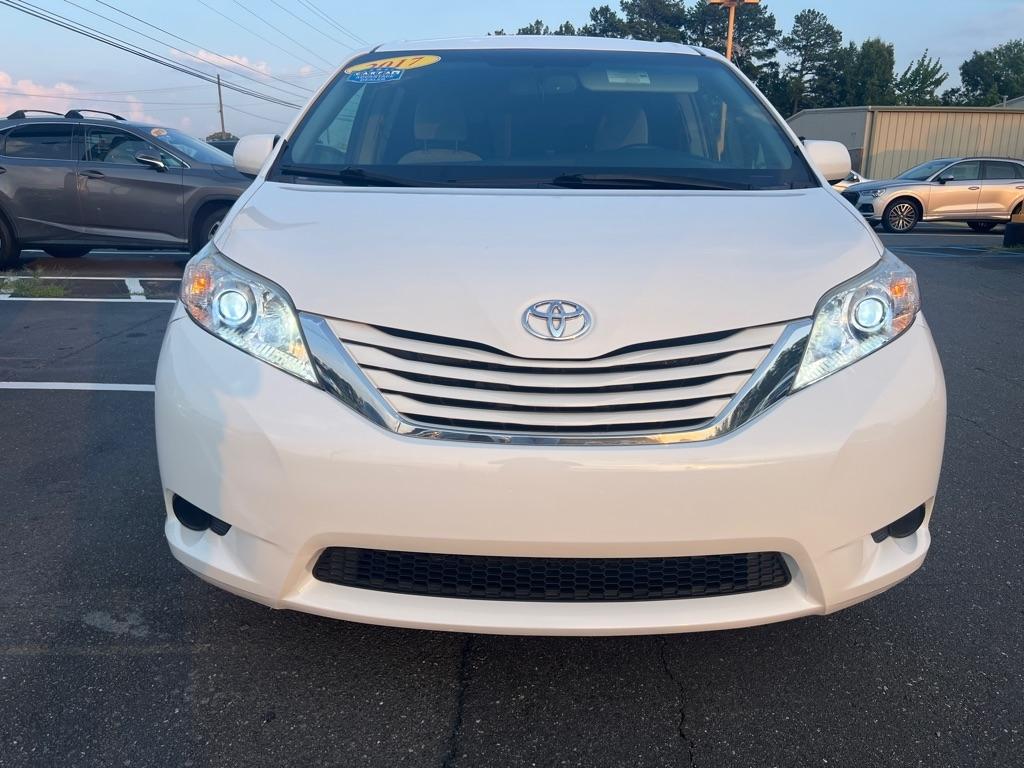 Toyota Sienna  2017