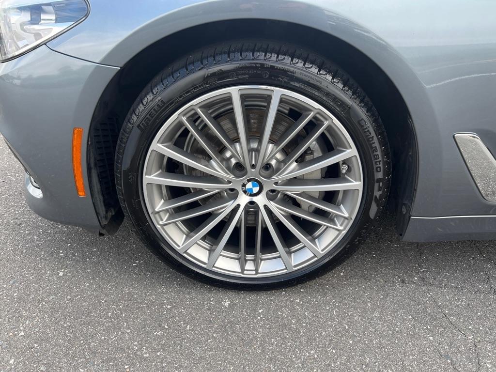BMW 5-Series  2018