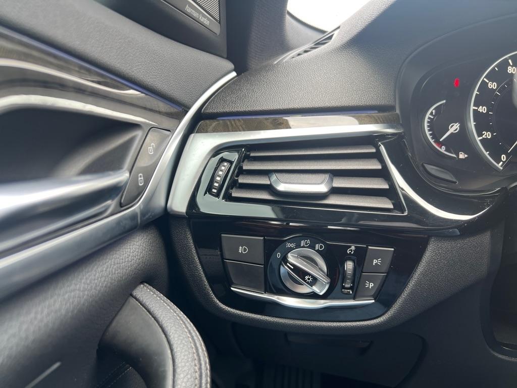 BMW 5-Series  2018