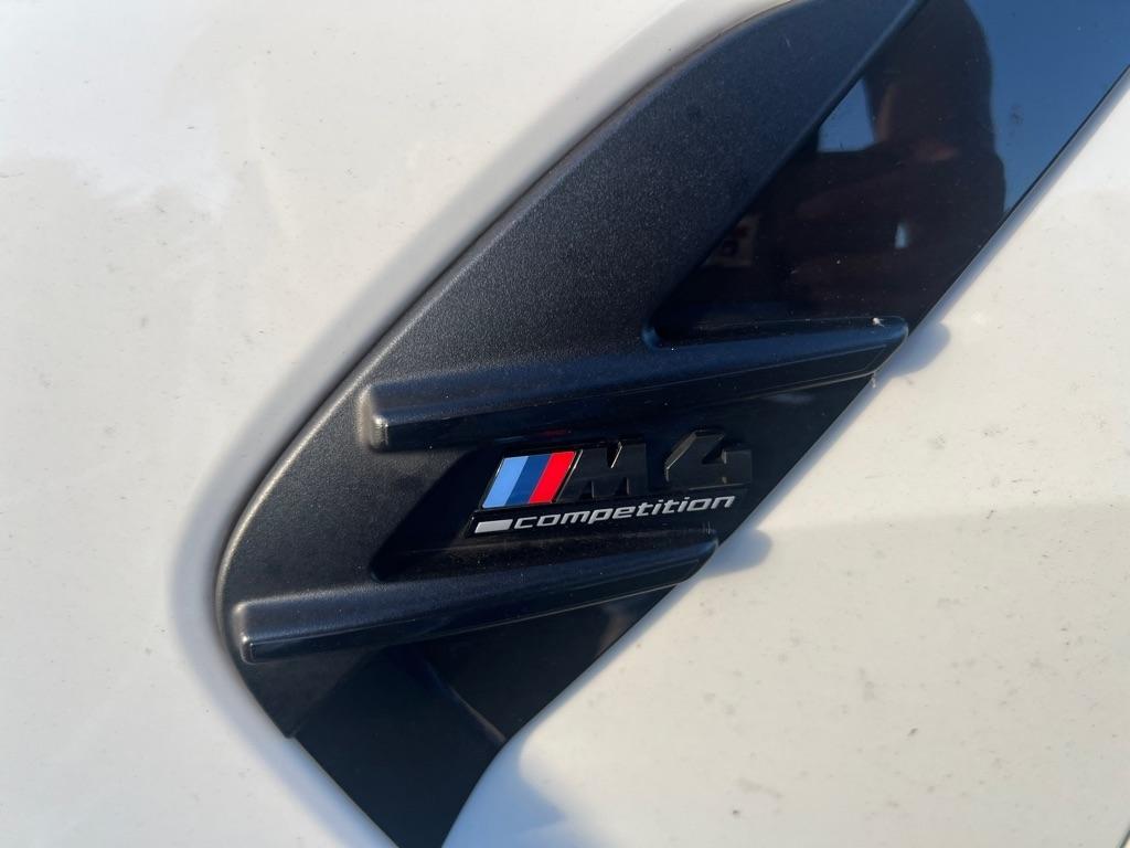 BMW M4  2025