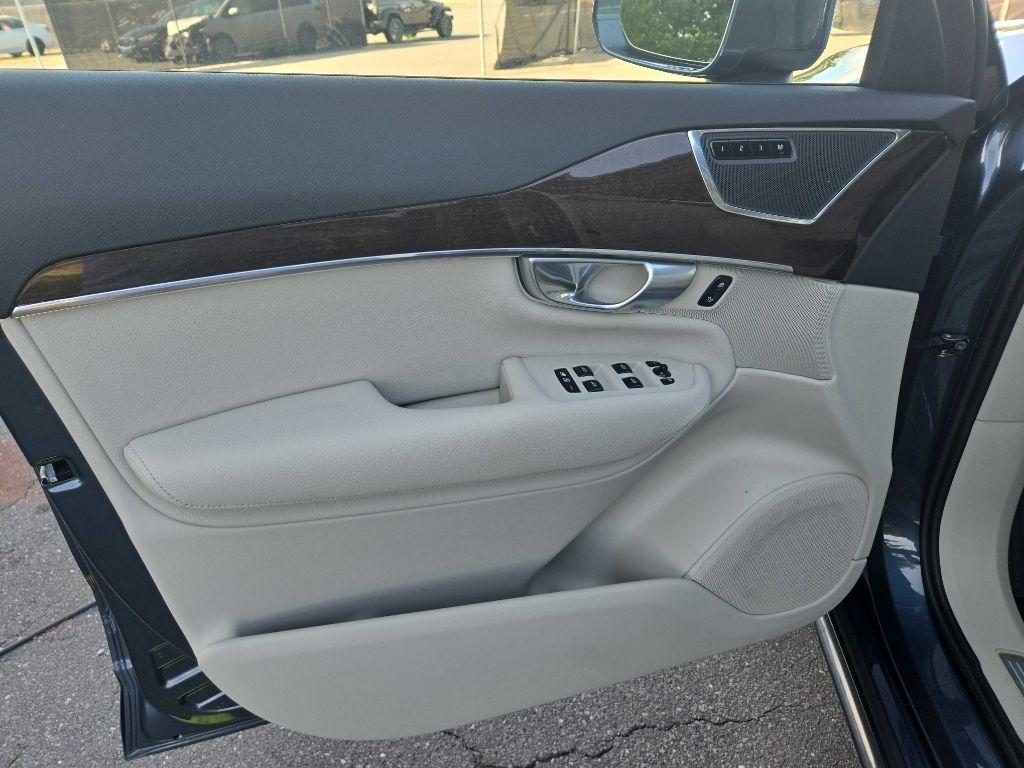 Volvo XC90  2019