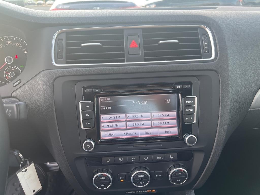 Volkswagen Jetta  2013