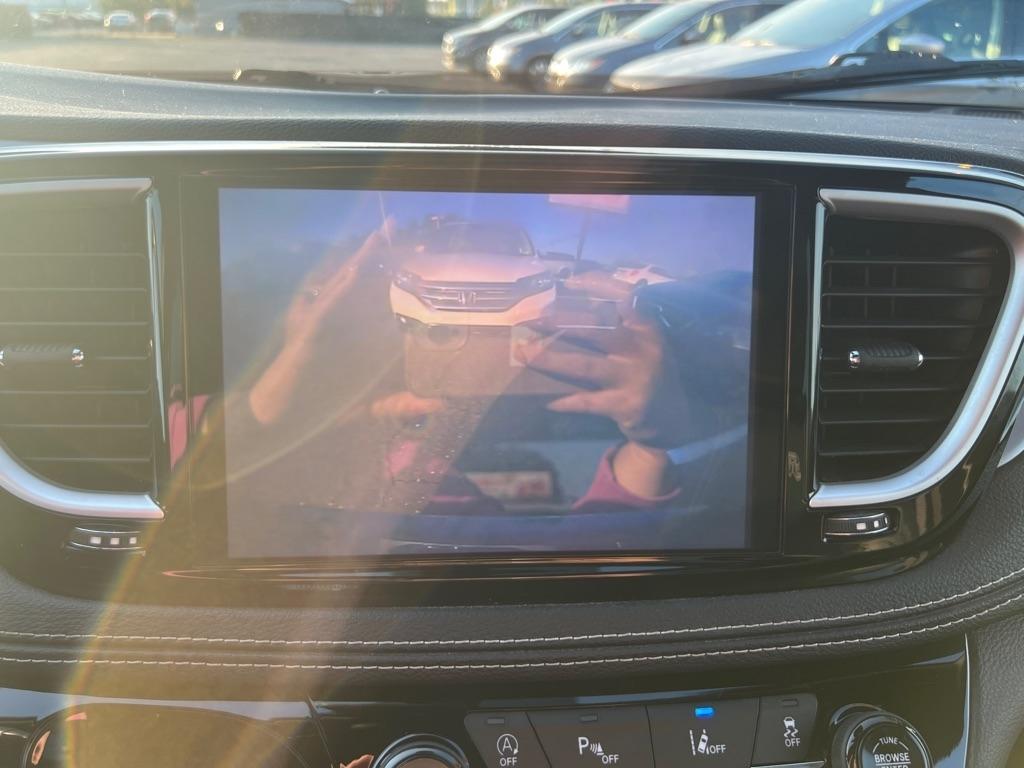 Chrysler Pacifica  2021