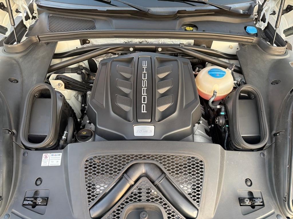 Porsche Macan  2016