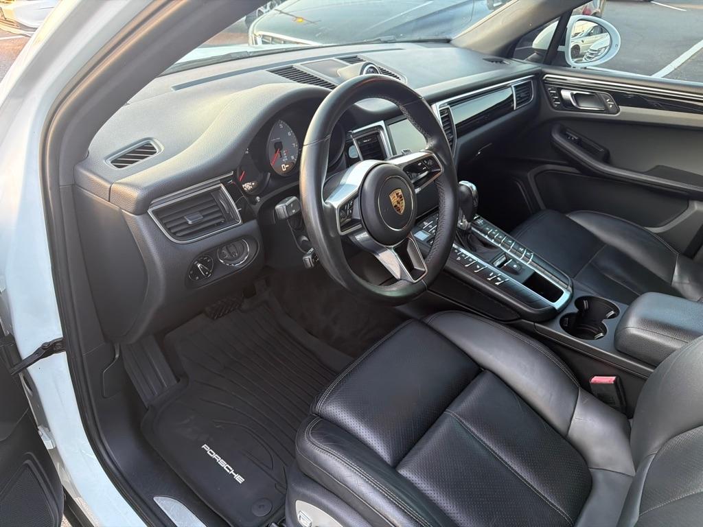 Porsche Macan  2016