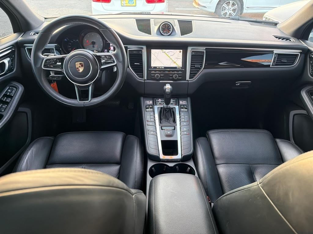Porsche Macan  2016