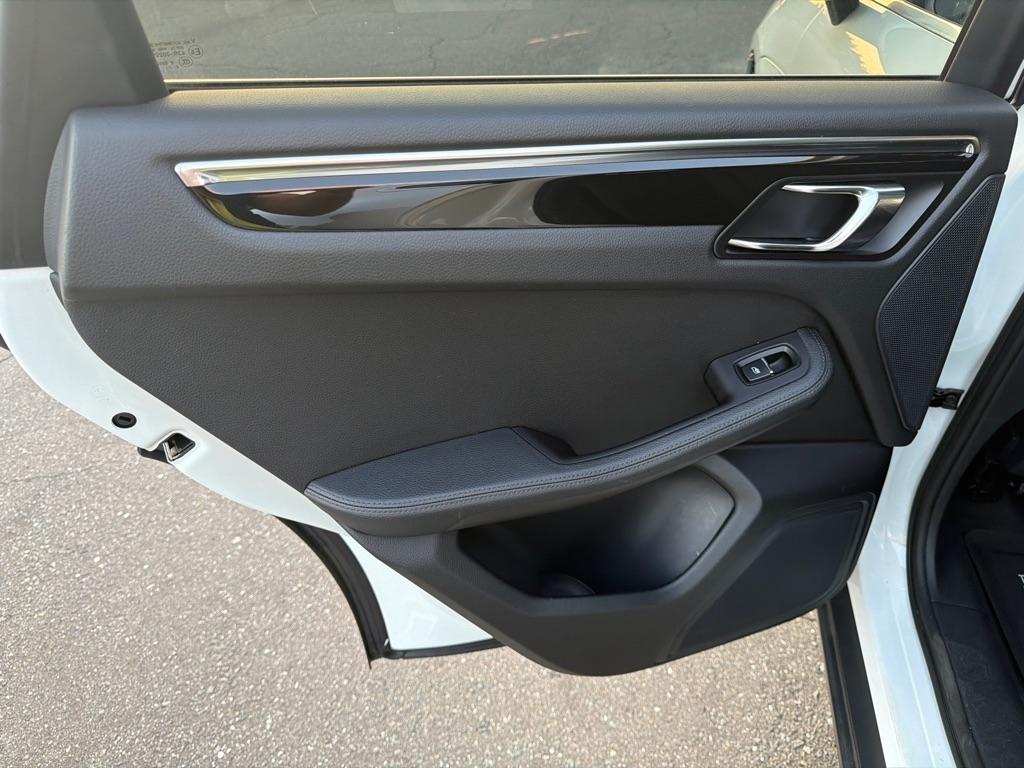 Porsche Macan  2016