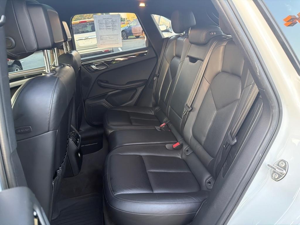 Porsche Macan  2016