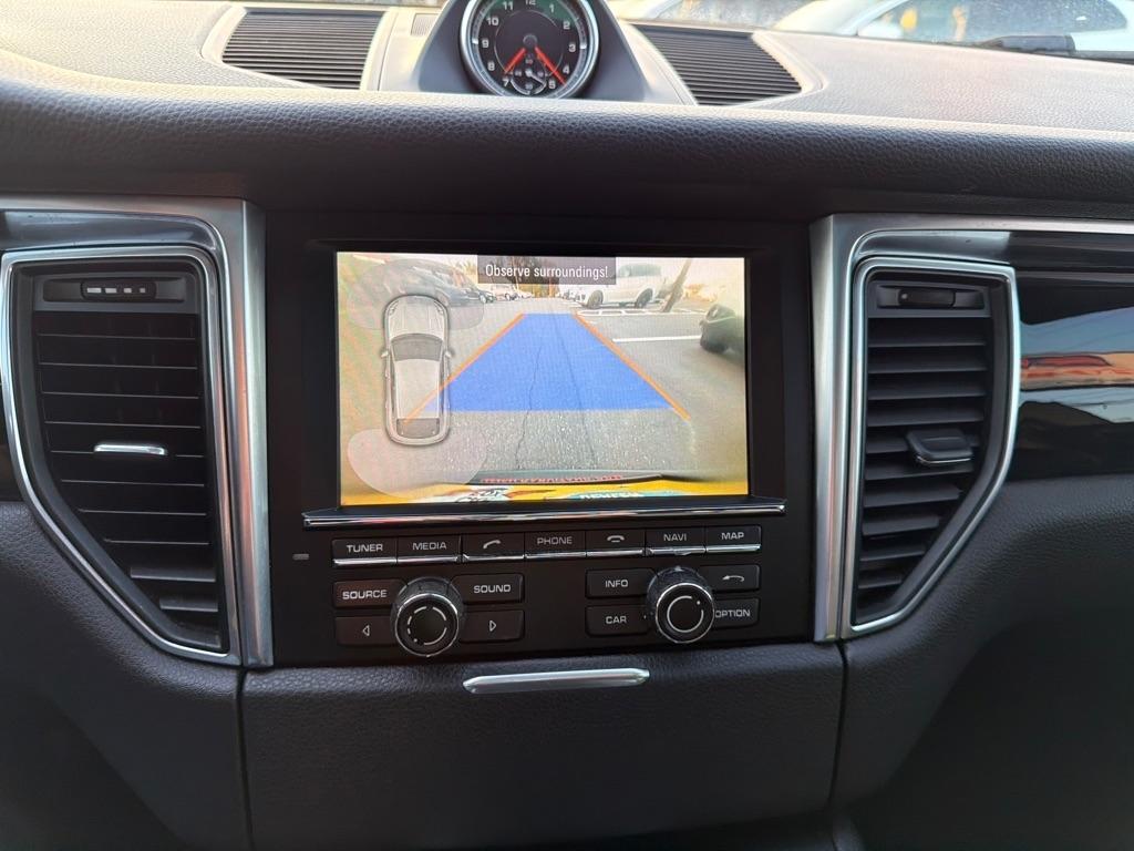 Porsche Macan  2016