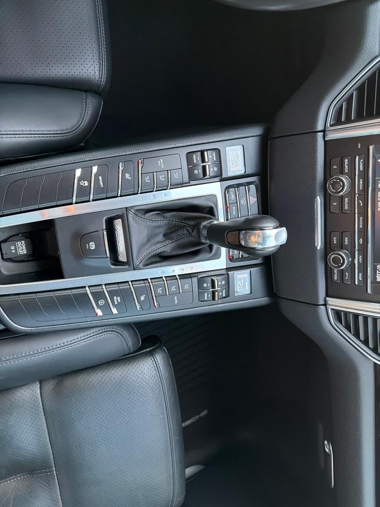 Porsche Macan  2016