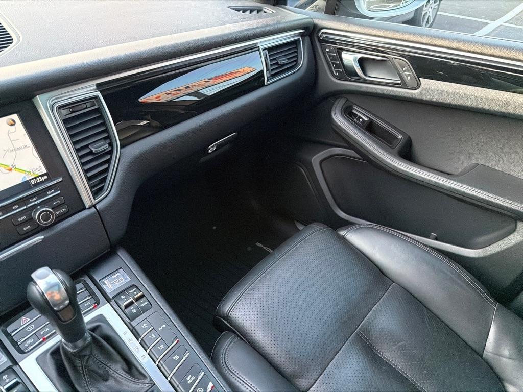 Porsche Macan  2016