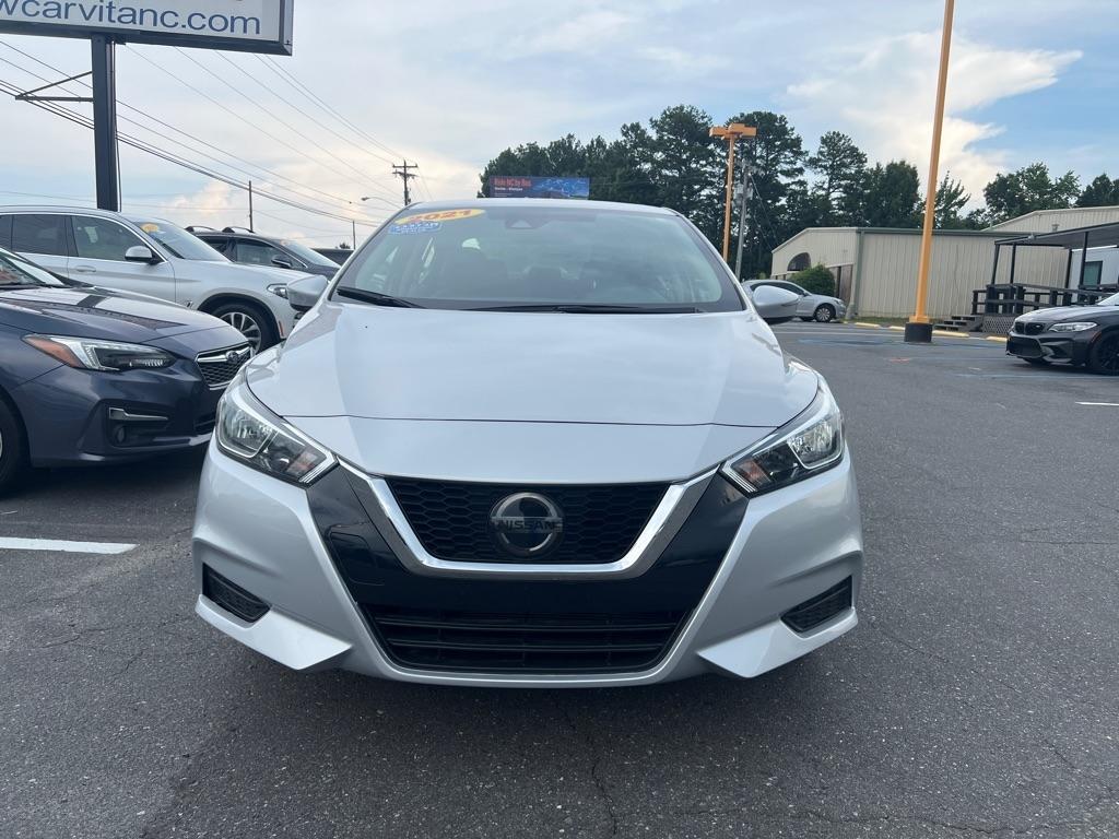 Nissan Versa  2021