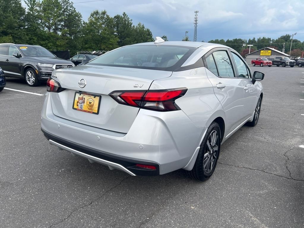 Nissan Versa  2021