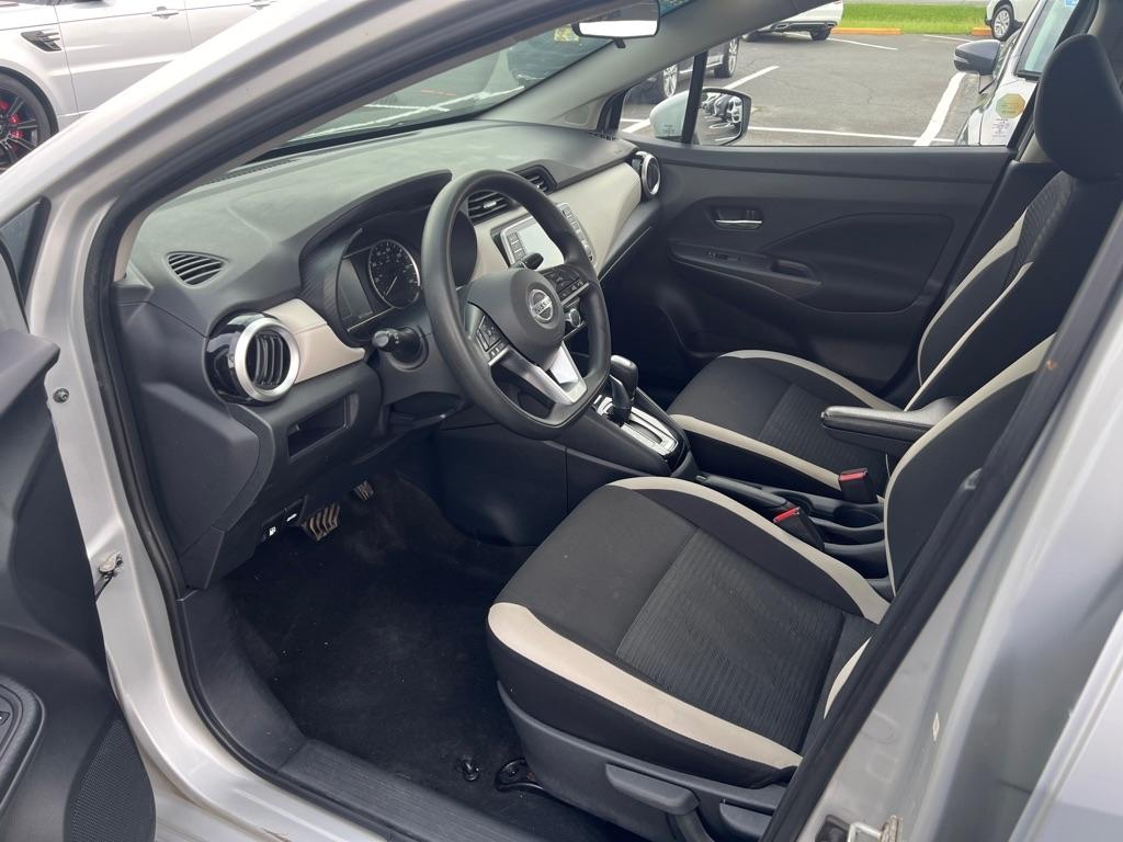 Nissan Versa  2021