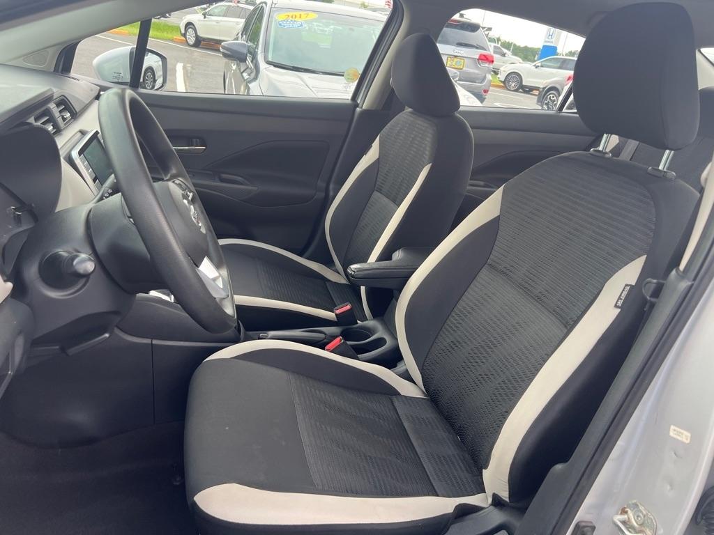 Nissan Versa  2021