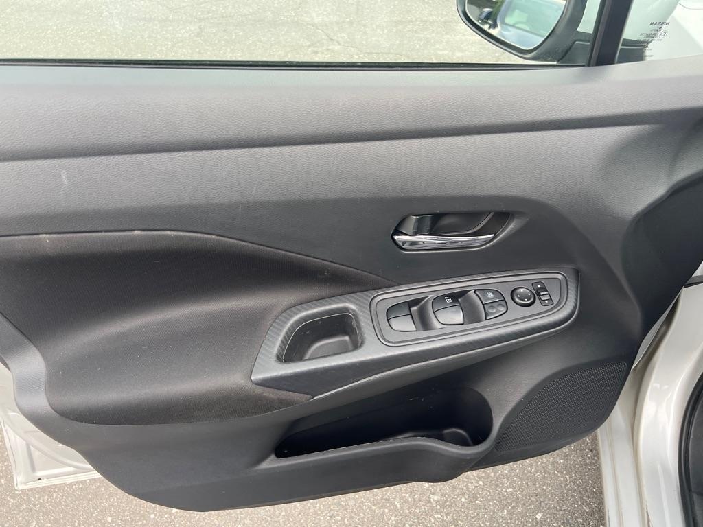 Nissan Versa  2021
