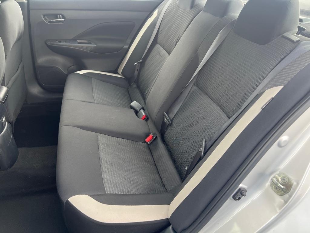 Nissan Versa  2021