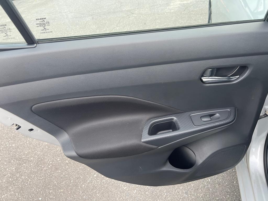 Nissan Versa  2021