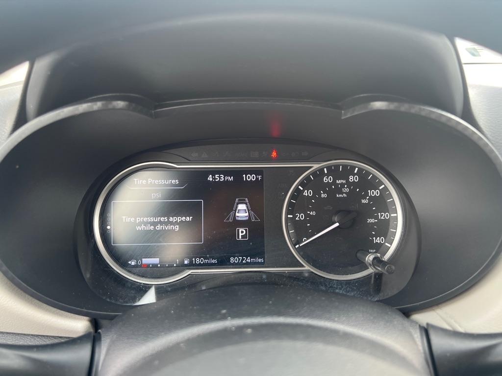 Nissan Versa  2021
