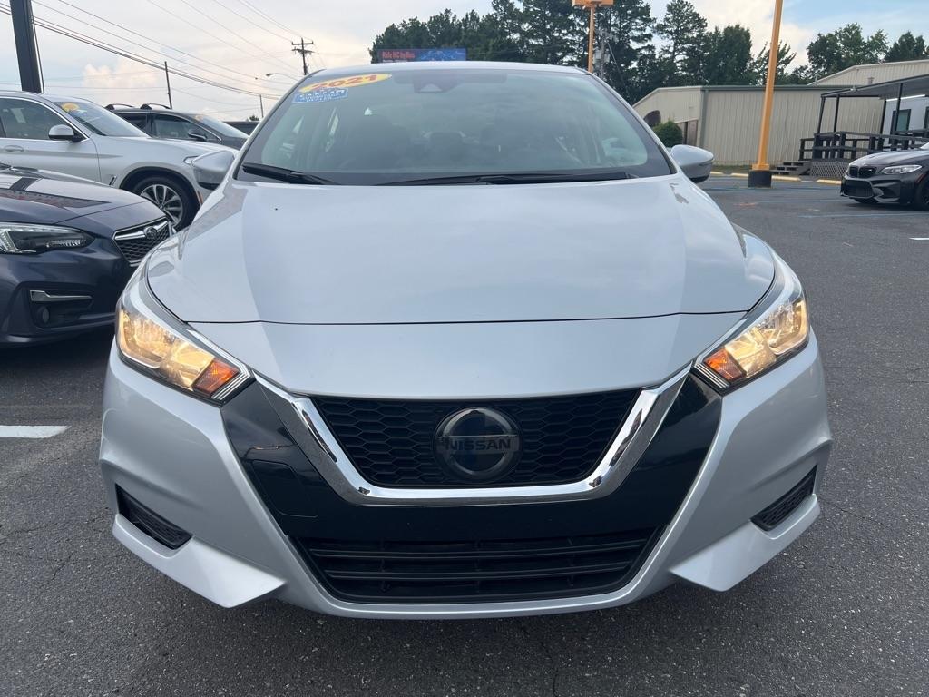 Nissan Versa  2021