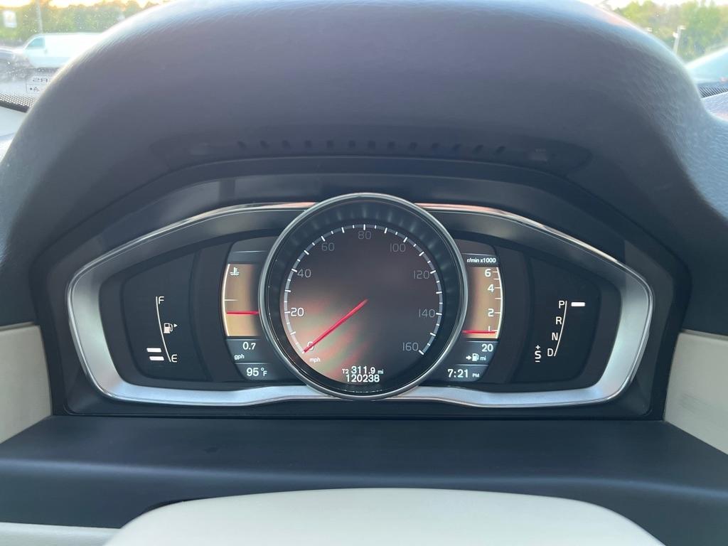 Volvo XC70  2015